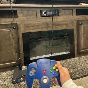 Selling Nintendo 64 comes with 1 game